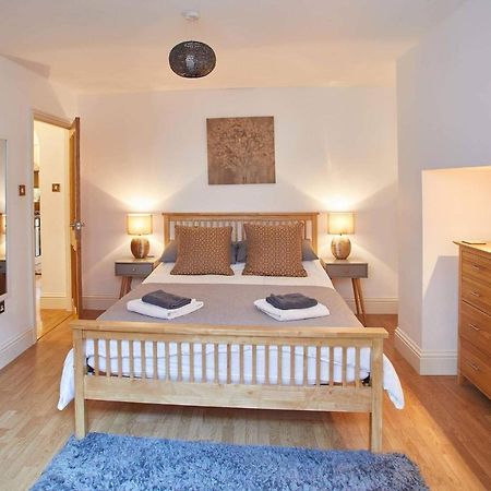 Host & Stay - Rock Pipit Уитби Екстериор снимка