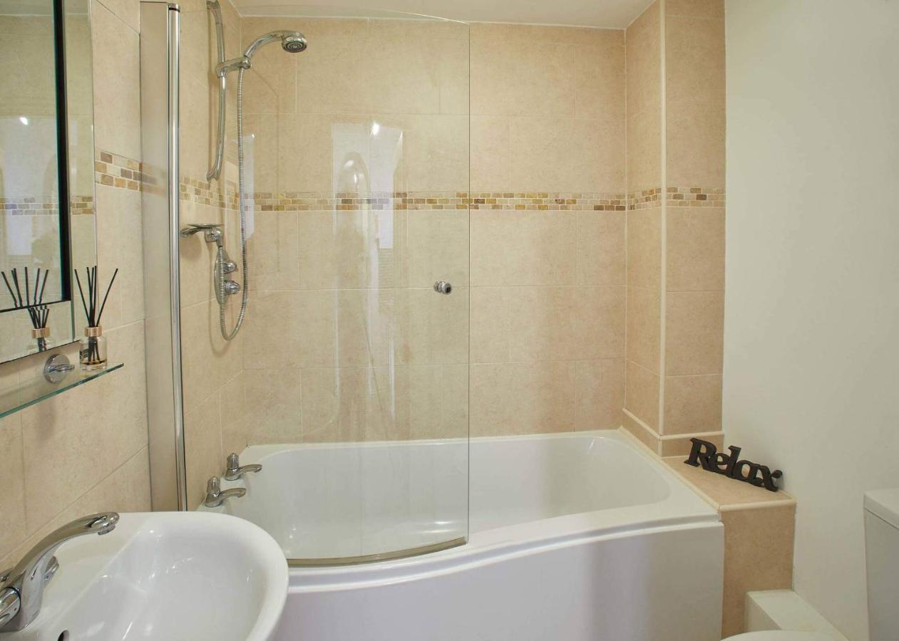 Host & Stay - Rock Pipit Уитби Екстериор снимка